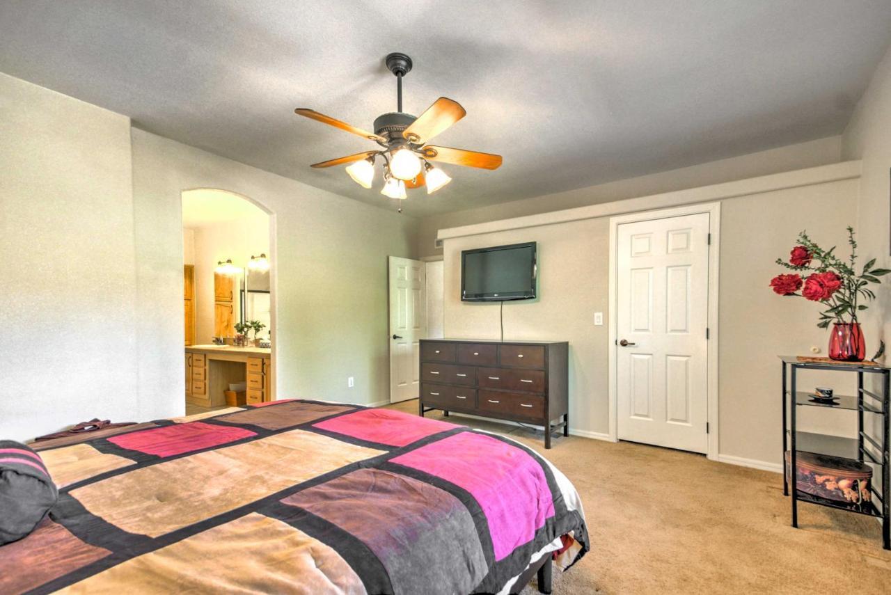 Beautiful Kanab Home With Yard - Walk To Restaurants Екстериор снимка