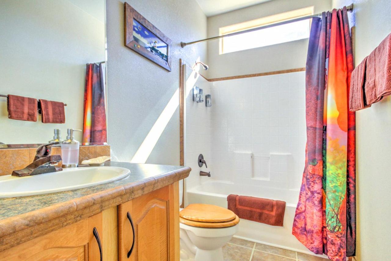 Beautiful Kanab Home With Yard - Walk To Restaurants Екстериор снимка