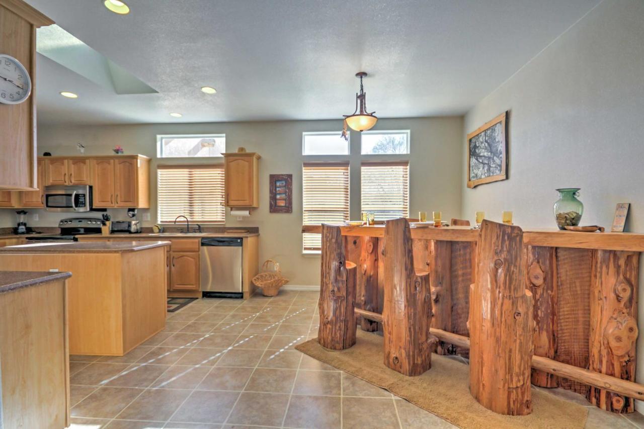 Beautiful Kanab Home With Yard - Walk To Restaurants Екстериор снимка